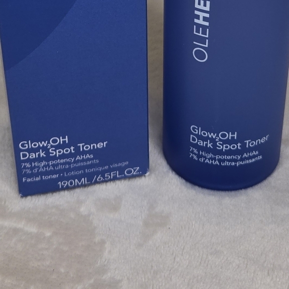 OLEHENRIKSEN Glow2OH 7% AHA Exfoliating Dark Spot Toner - Picture 9 of 11